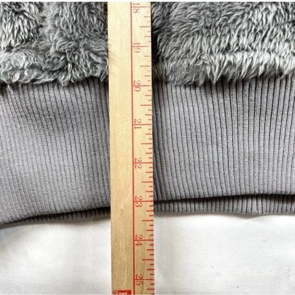 Varley NWT Griffin Duray Faux Shearling Pullover Size L Women's Long Sleeve - Picture 12 of 12